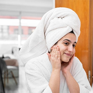 img-3-Acts-as-a-Daily-Moisturizer